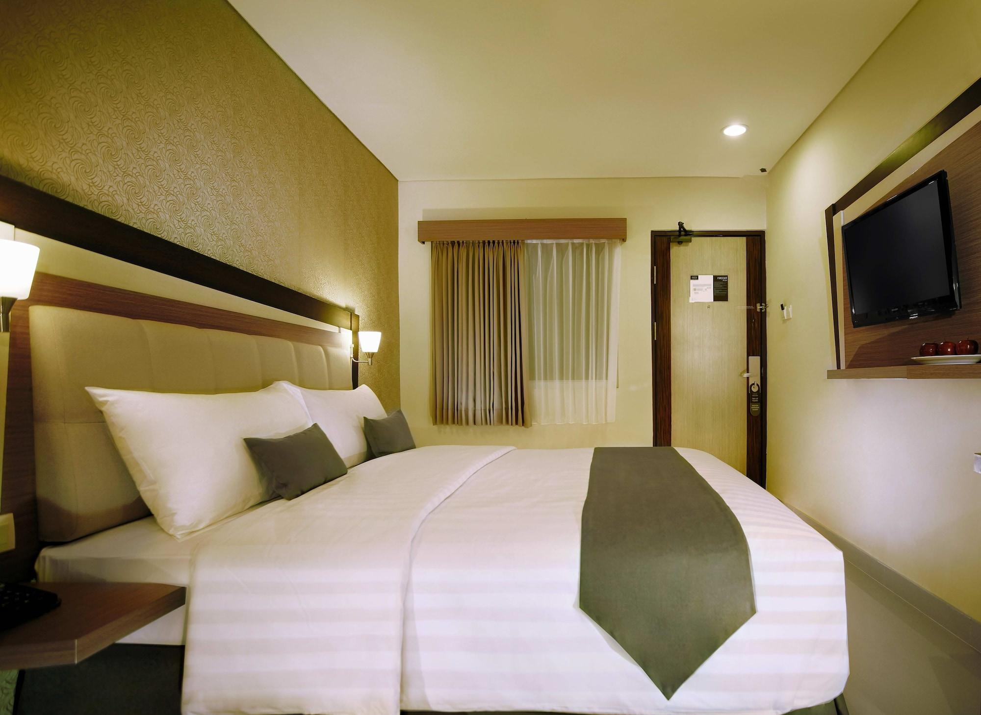 Hotel Neo - Kuta, Jelantik Legian Extérieur photo
