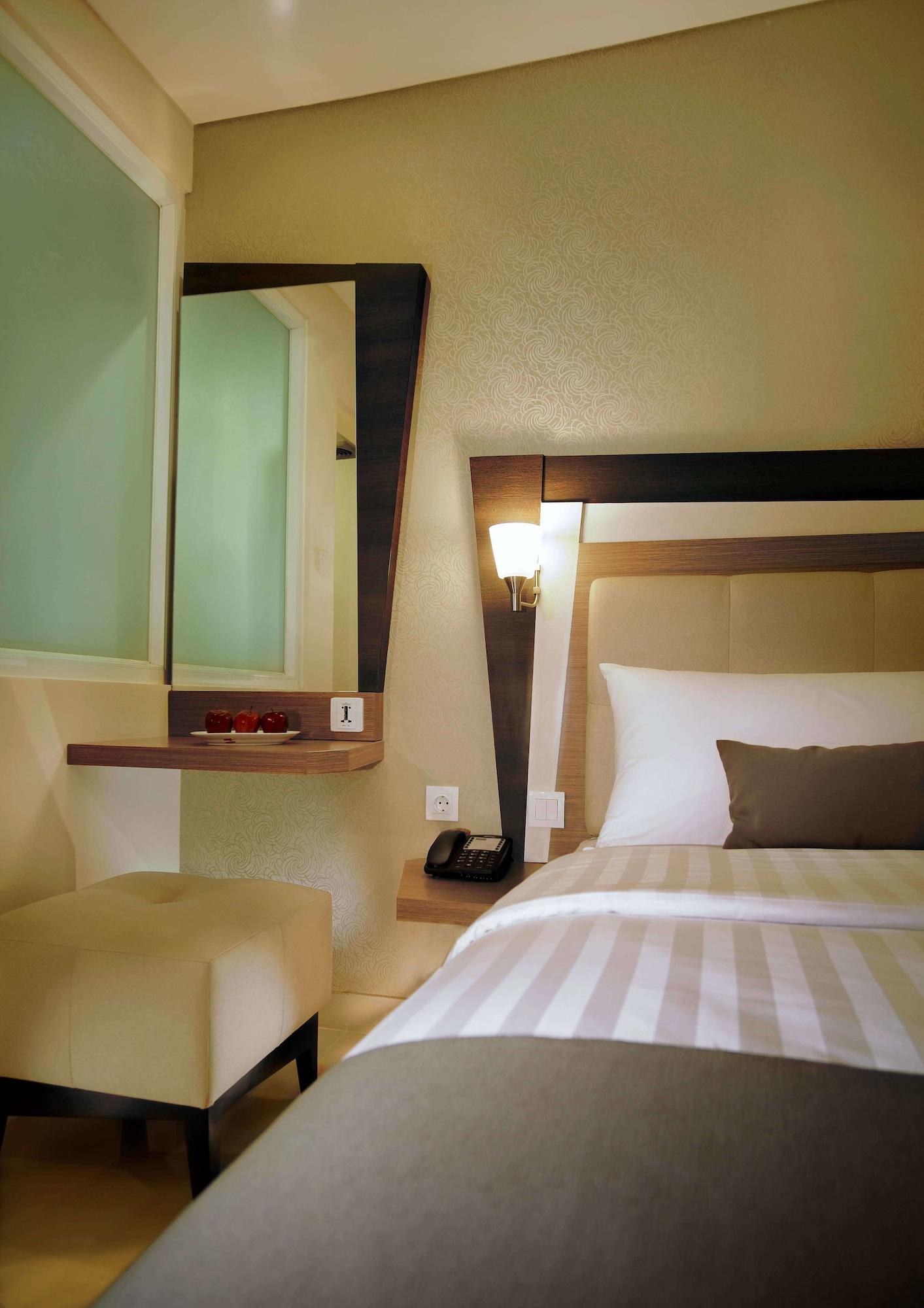 Hotel Neo - Kuta, Jelantik Legian Extérieur photo