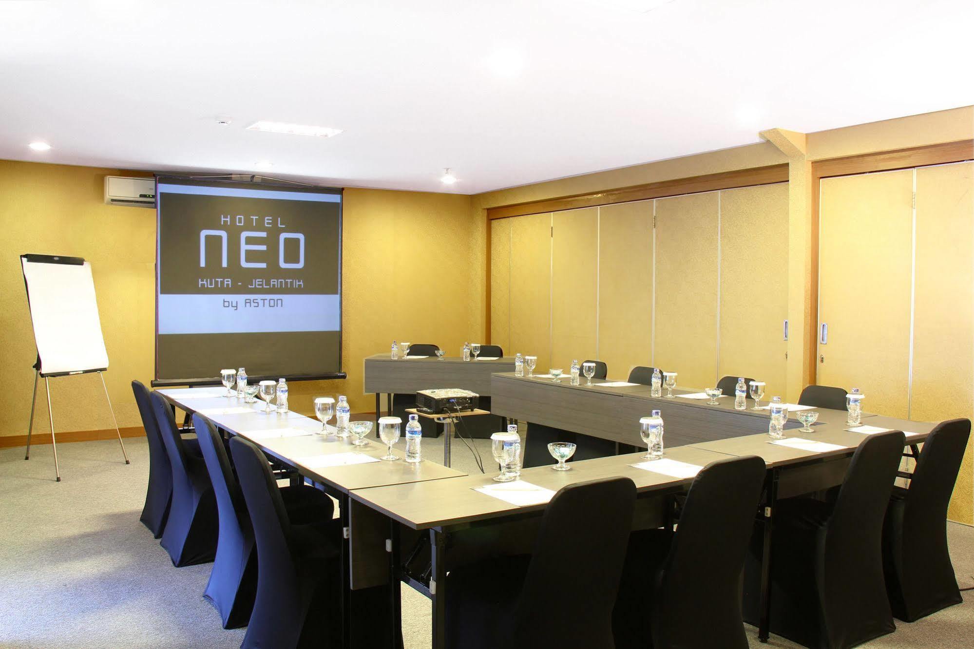 Hotel Neo - Kuta, Jelantik Legian Extérieur photo